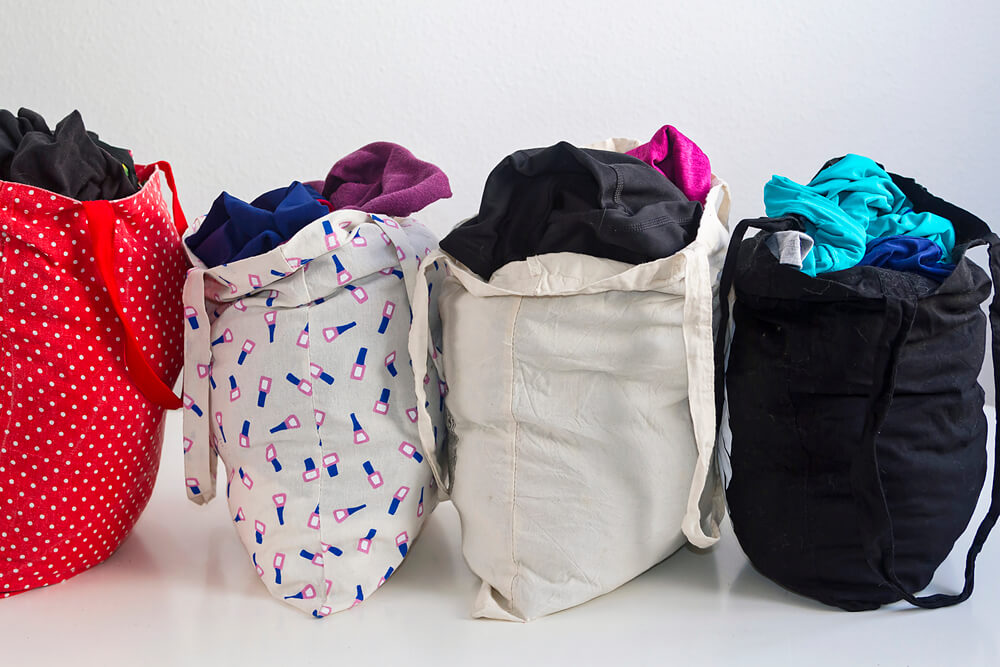Bags of old clothes. What can I sell to make money (or resell)? 41 ideas for 2024. Read here.